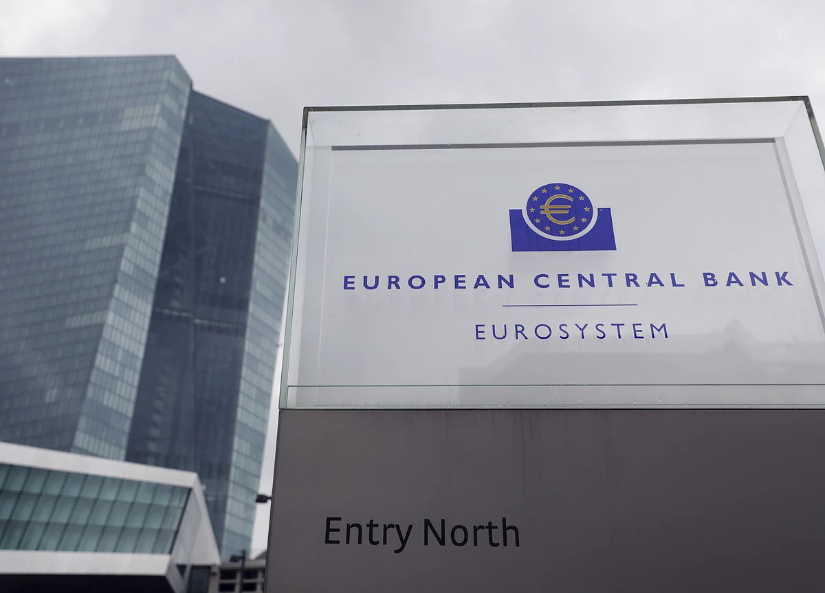 ECB Slows Bond-Buying Despite Strong Warnings on Yields