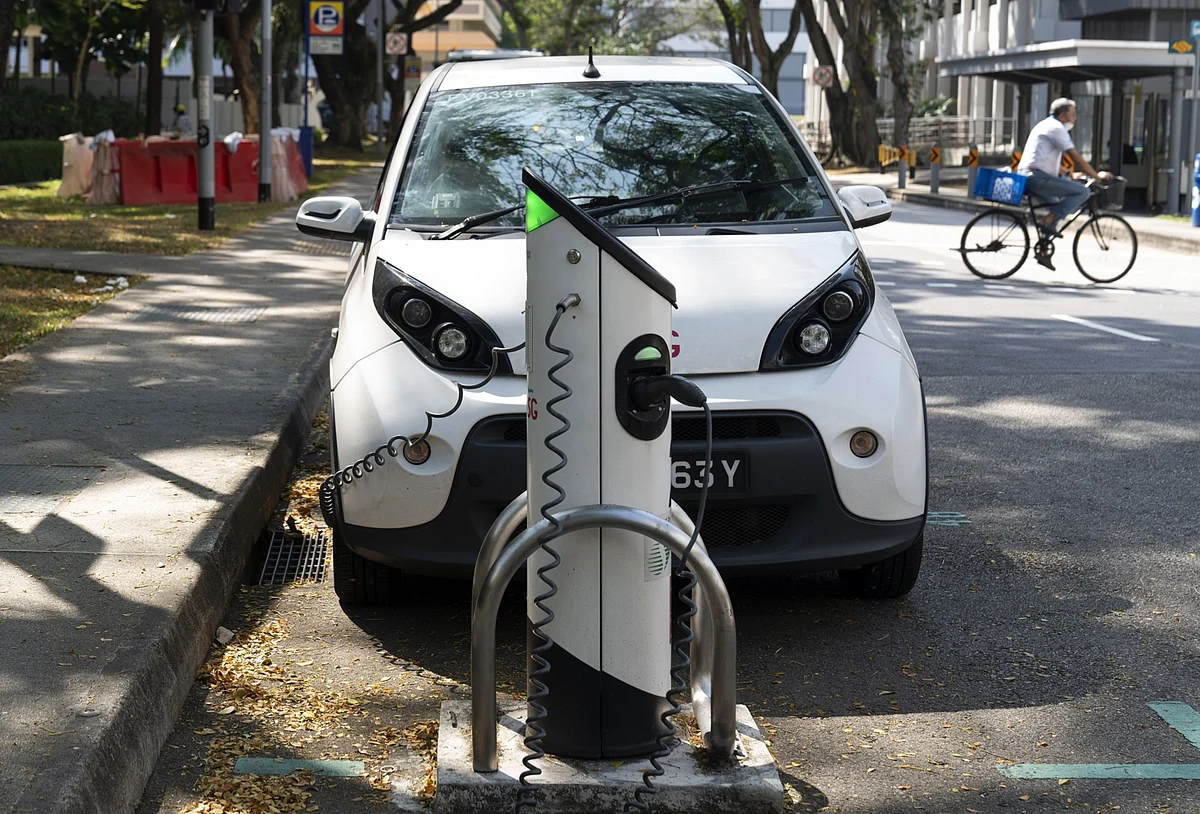 What Carmakers Need to Tell You About Their Electric Plans