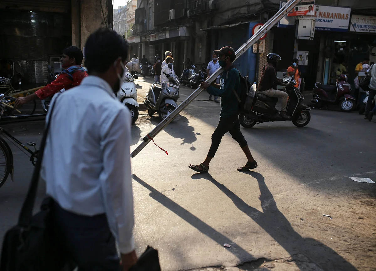 India’s Services Activity Expands at Fastest Pace in a Year
