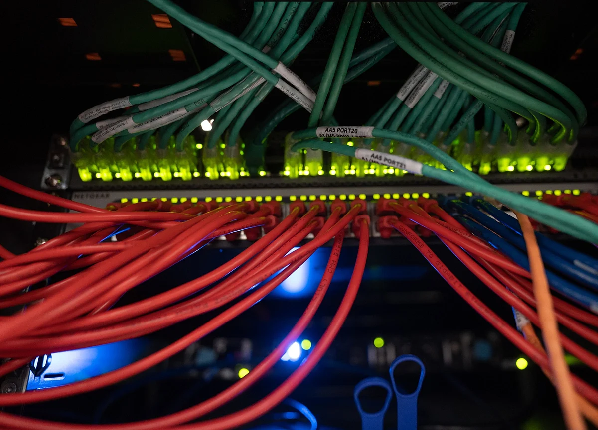 Facebook and Google Fund Subsea Cables to Link Singapore to U.S.