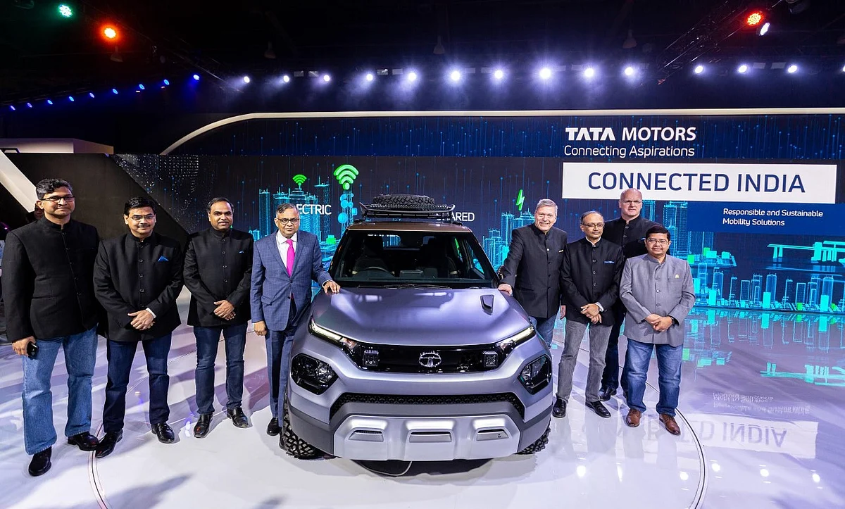 Tata Motors Leadership Team at Auto Expo 2020 with the Hornbill. (Source: Tata Motors)