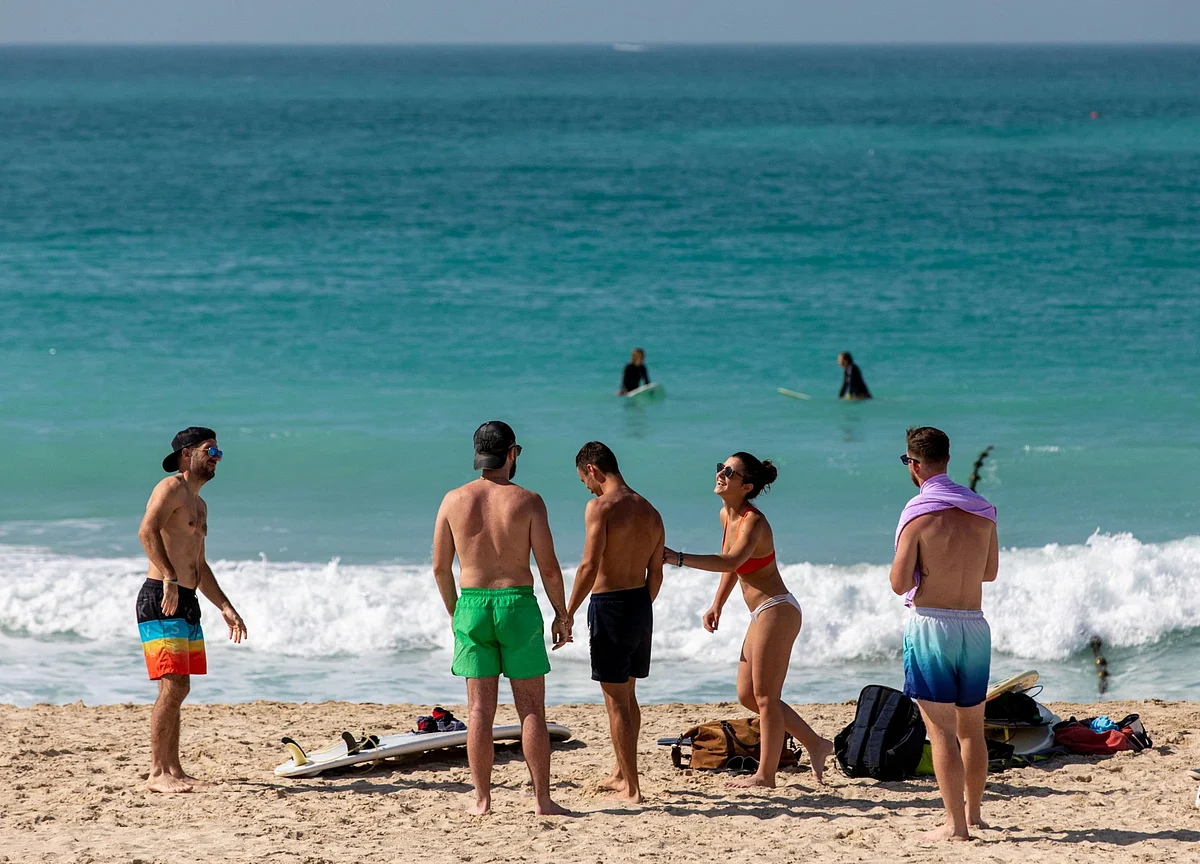 Dubai Sees Population Surging 76% on Lure of Beaches, Greenery
