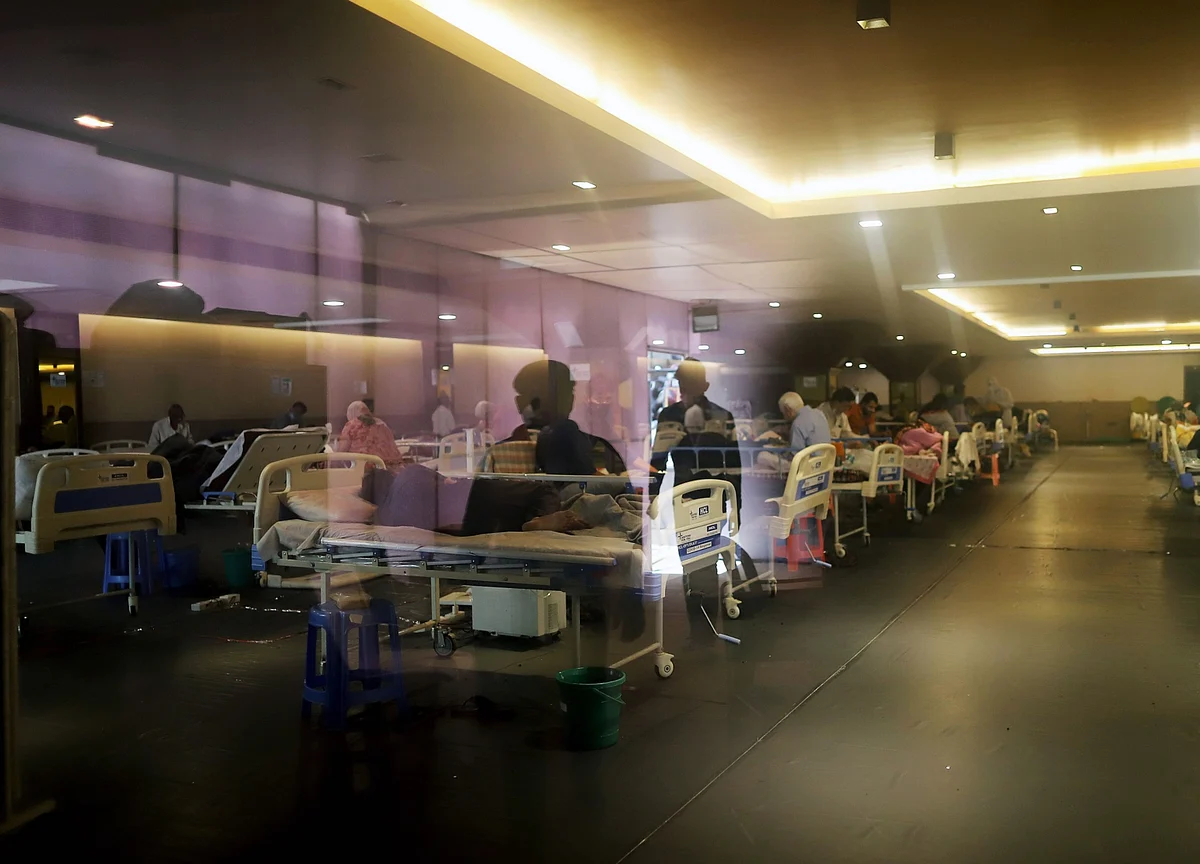 India’s Urban Affluent Hit by Virus Wave After Earlier Dodge