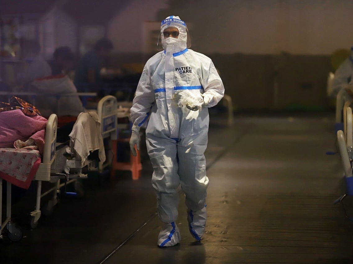 ‘It’s Like A War’: Inside A Delhi Hospital Desperate For Oxygen