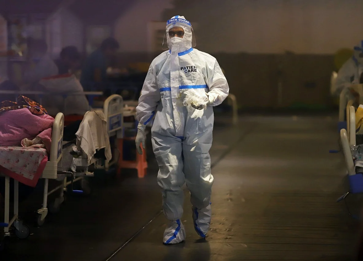 ‘It’s Like a War’: Inside an India Hospital Desperate for Oxygen