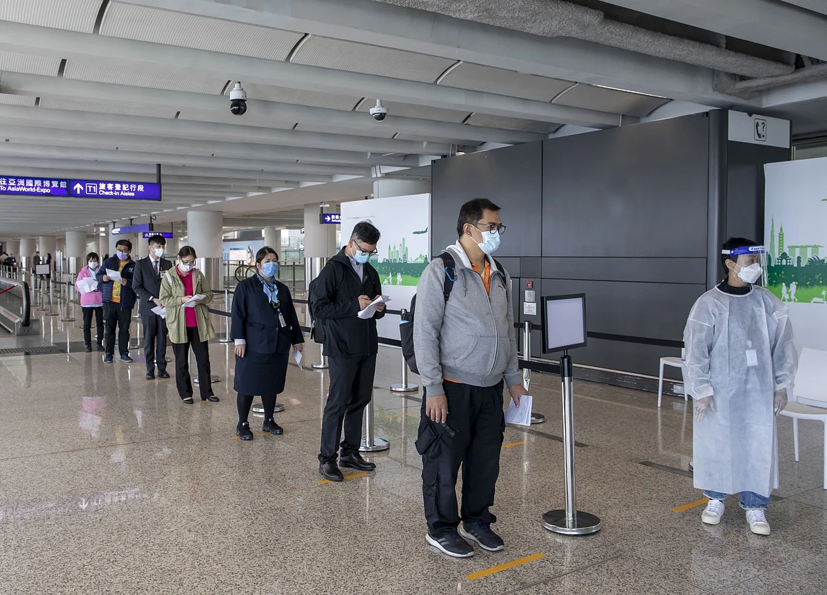 Hong Kong to Ban Flights From the Philippines, India, Pakistan