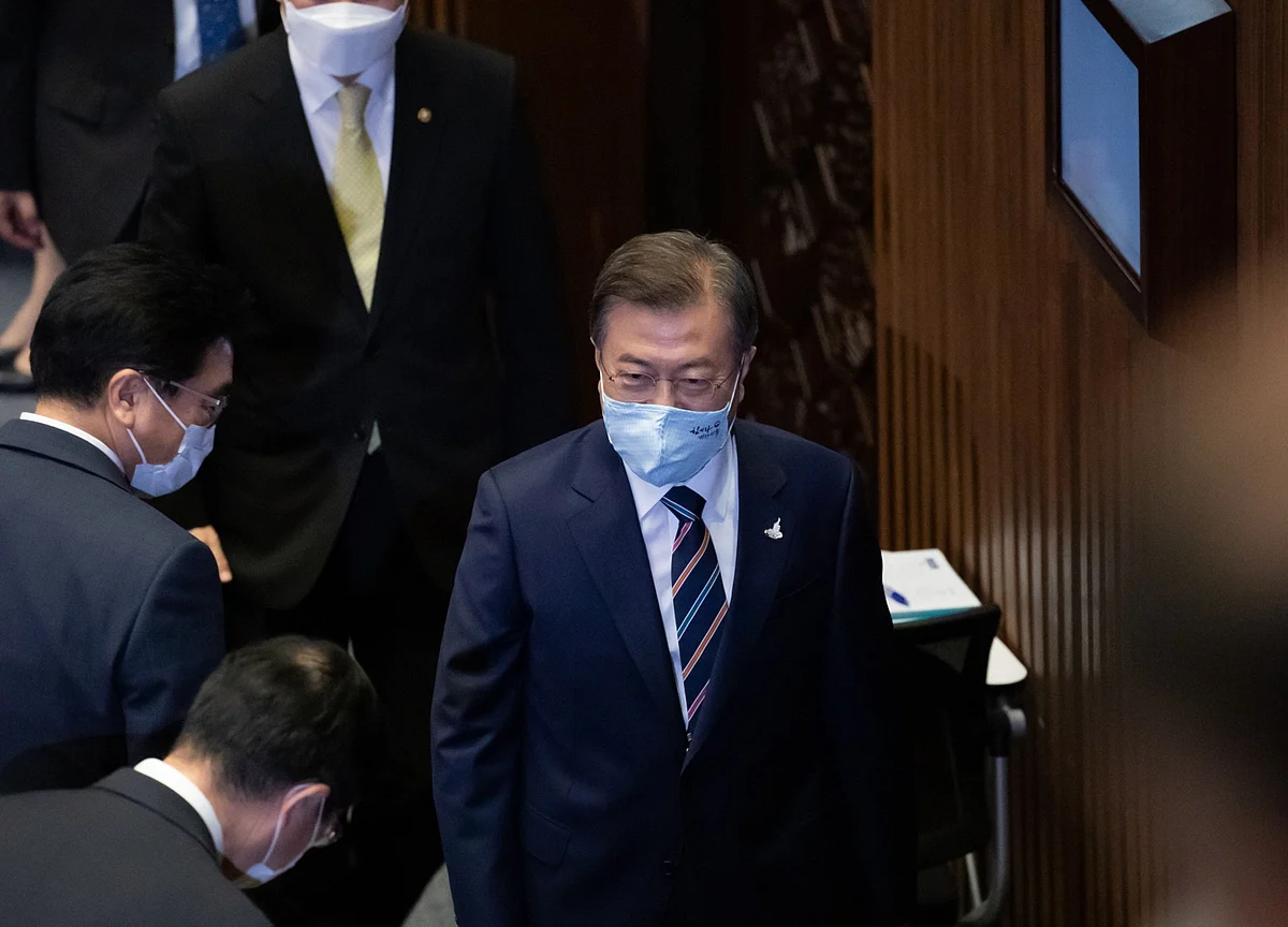 Moon Set for Election Losses in South Korea’s Two Biggest Cities