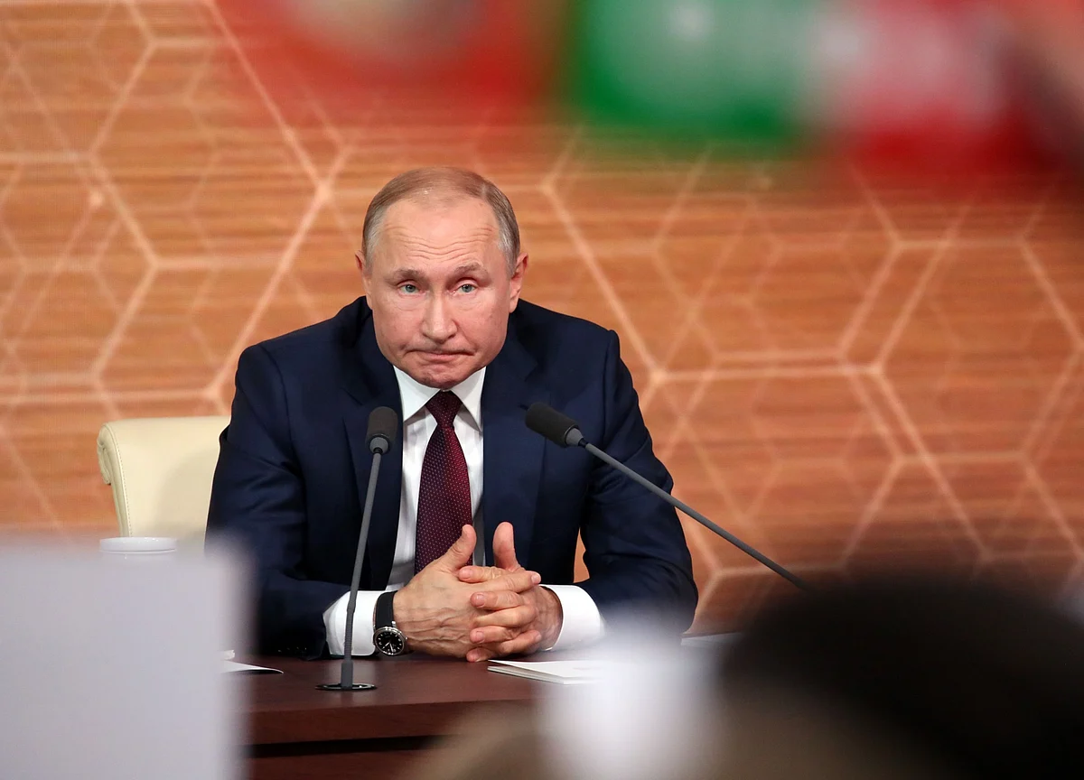 Elon Musk Leaves Vladimir Putin Stranded on Earth