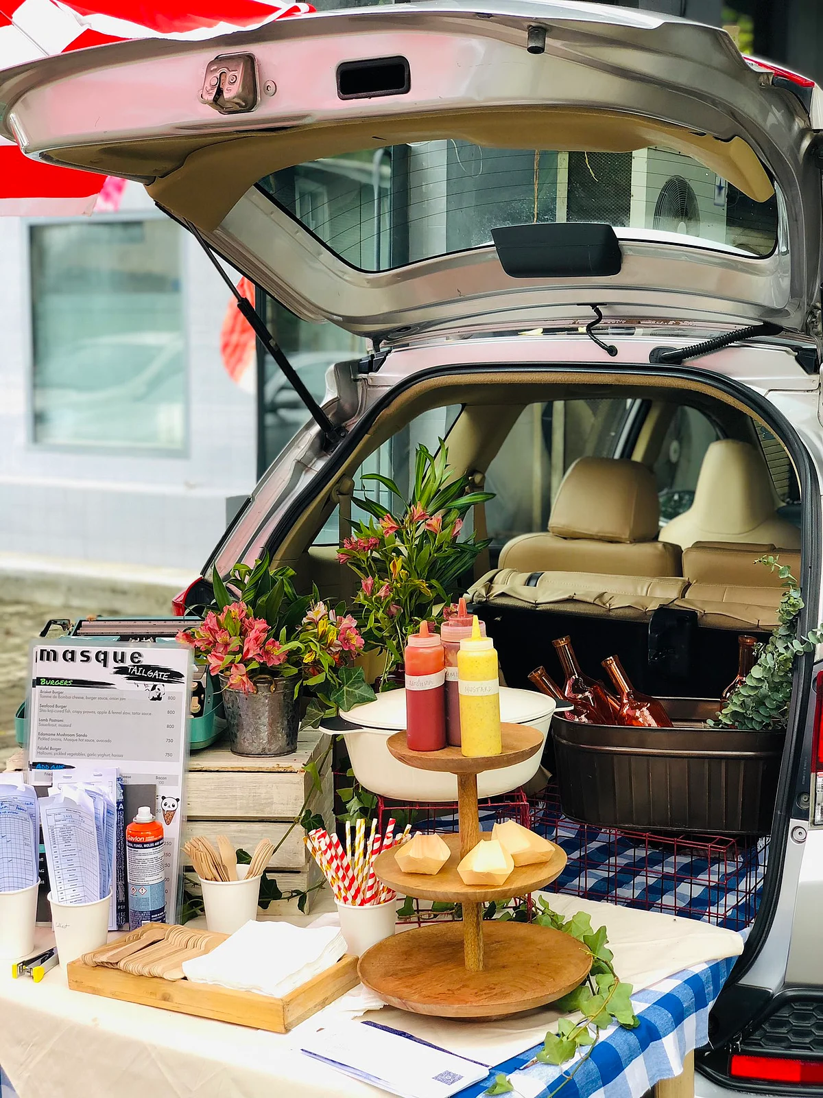 Outdoor dining via Masque Tailgate. The restaurant served patrons in an open air parking area in 2020 when the coronavirus was raging in Mumbai. (Image: Masque on Twitter)