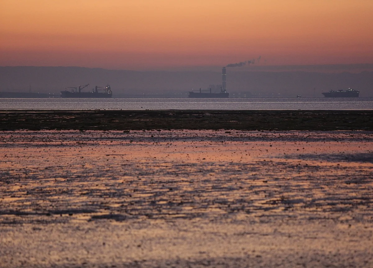 Suez Canal Traffic Briefly Stopped As Oil Tanker Loses Power