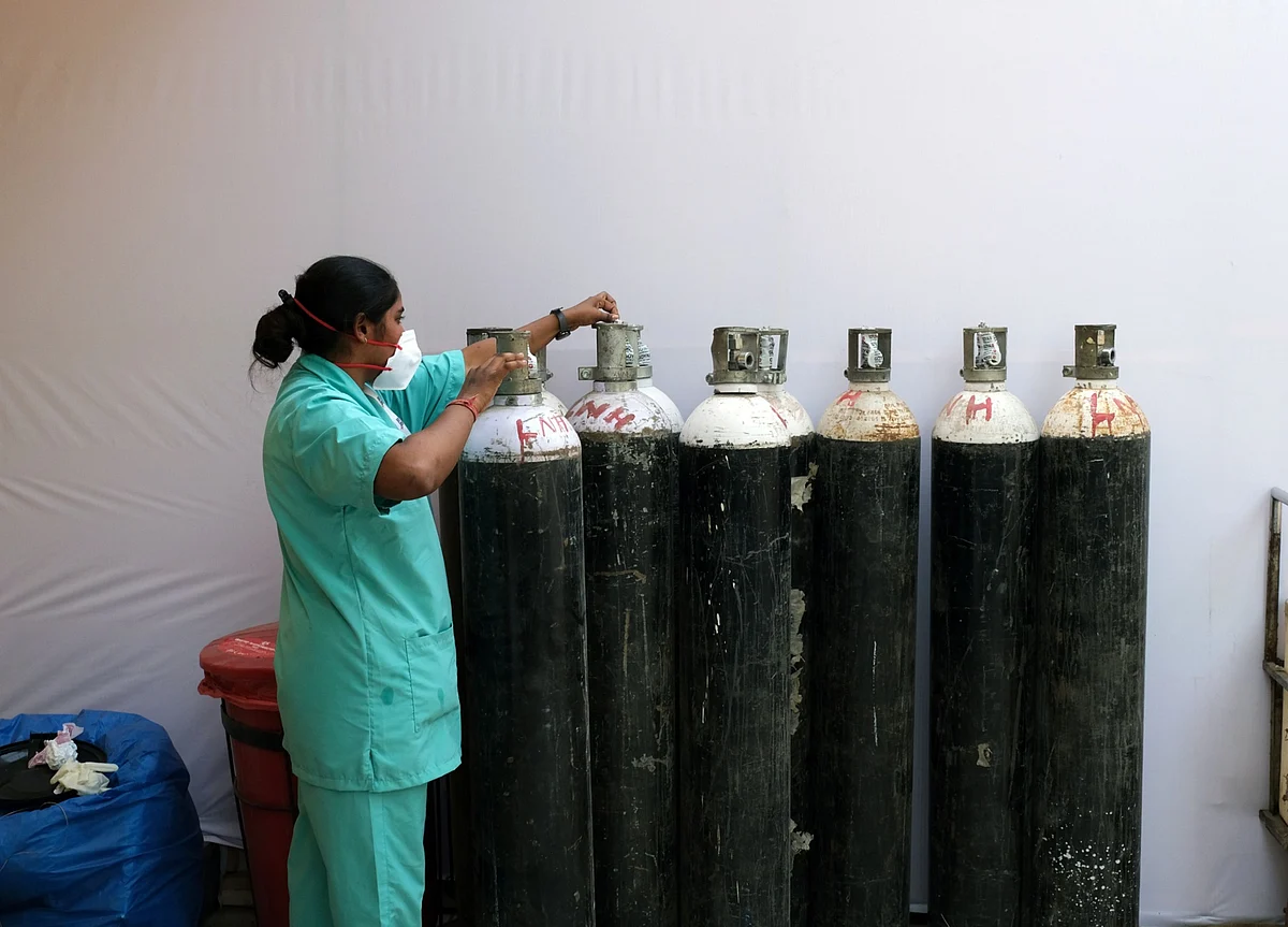 New Delhi Hospital Rushes to Court to Get Critical Oxygen Supply