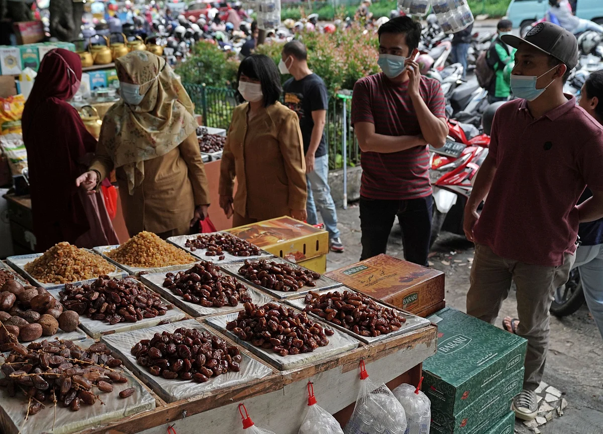 Southeast Asia Clamps Down on Ramadan on Risk of Covid Surge