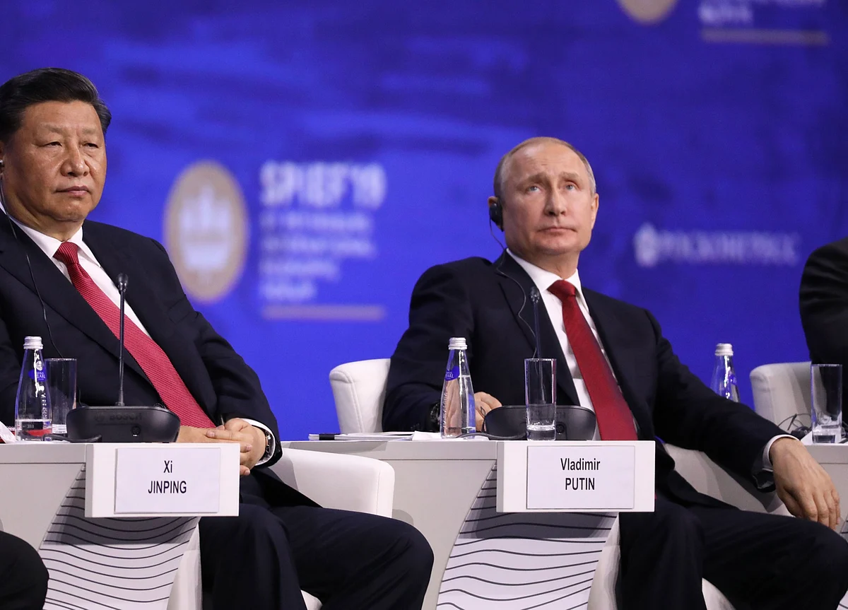 Blinken Warns China on Taiwan Encroachment, Russia on Ukraine