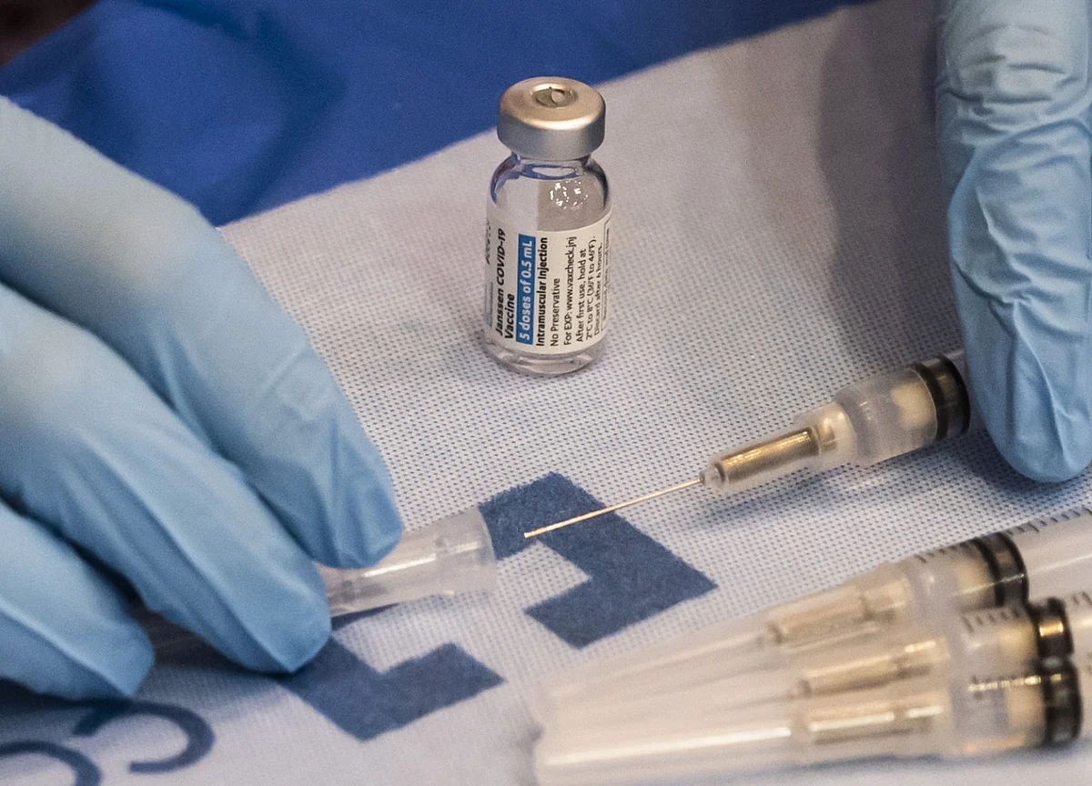 U.S. States Relaunch J&J Shot After 10-Day Halt: Virus Update