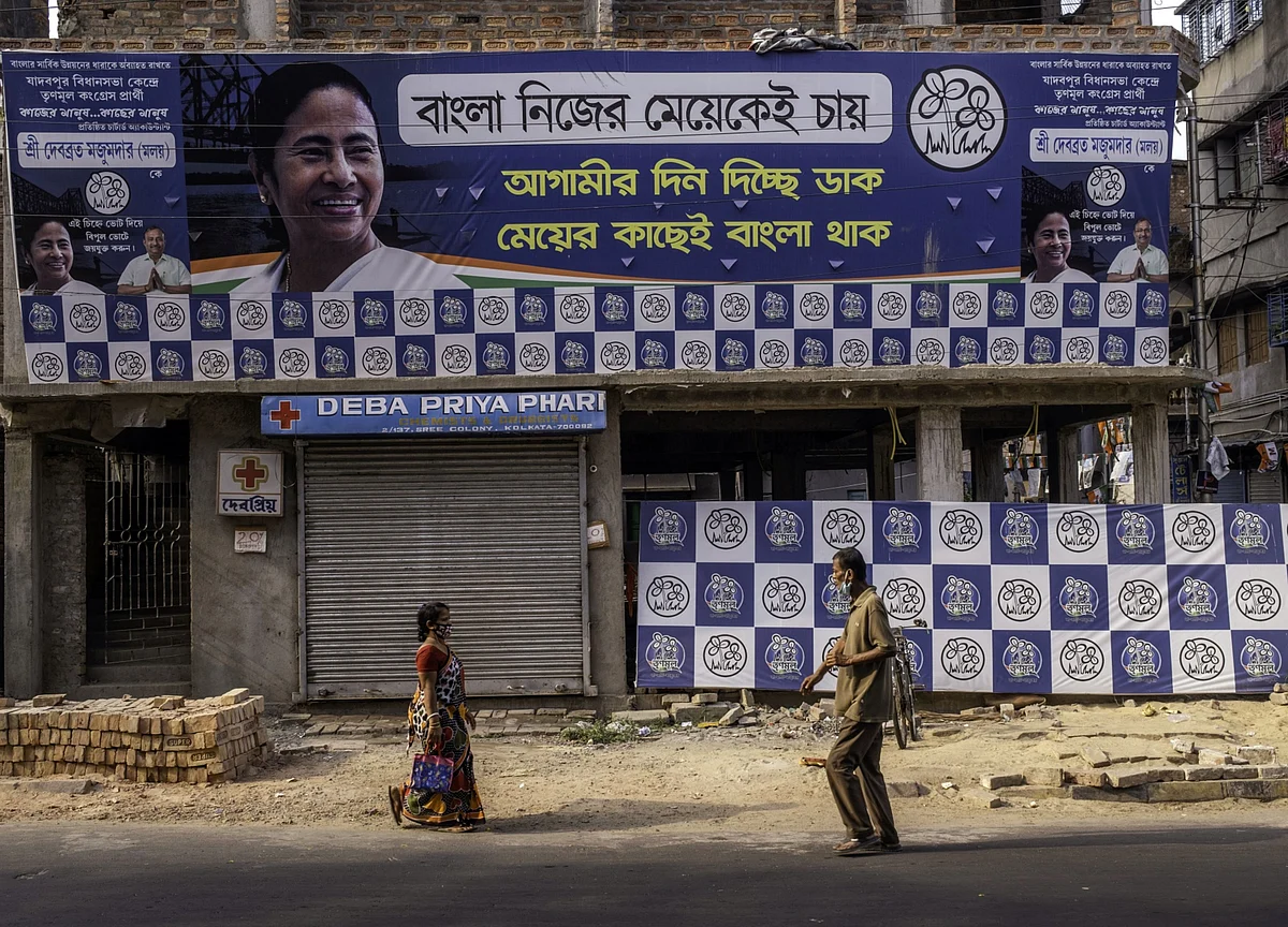 Modi Opponents Seen Leading in India Polls Amid Covid-19 Mayhem