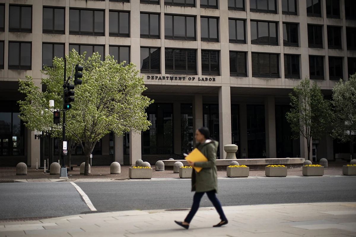 State Jobless Claims In U.S. Fall To Lowest Since March 2020