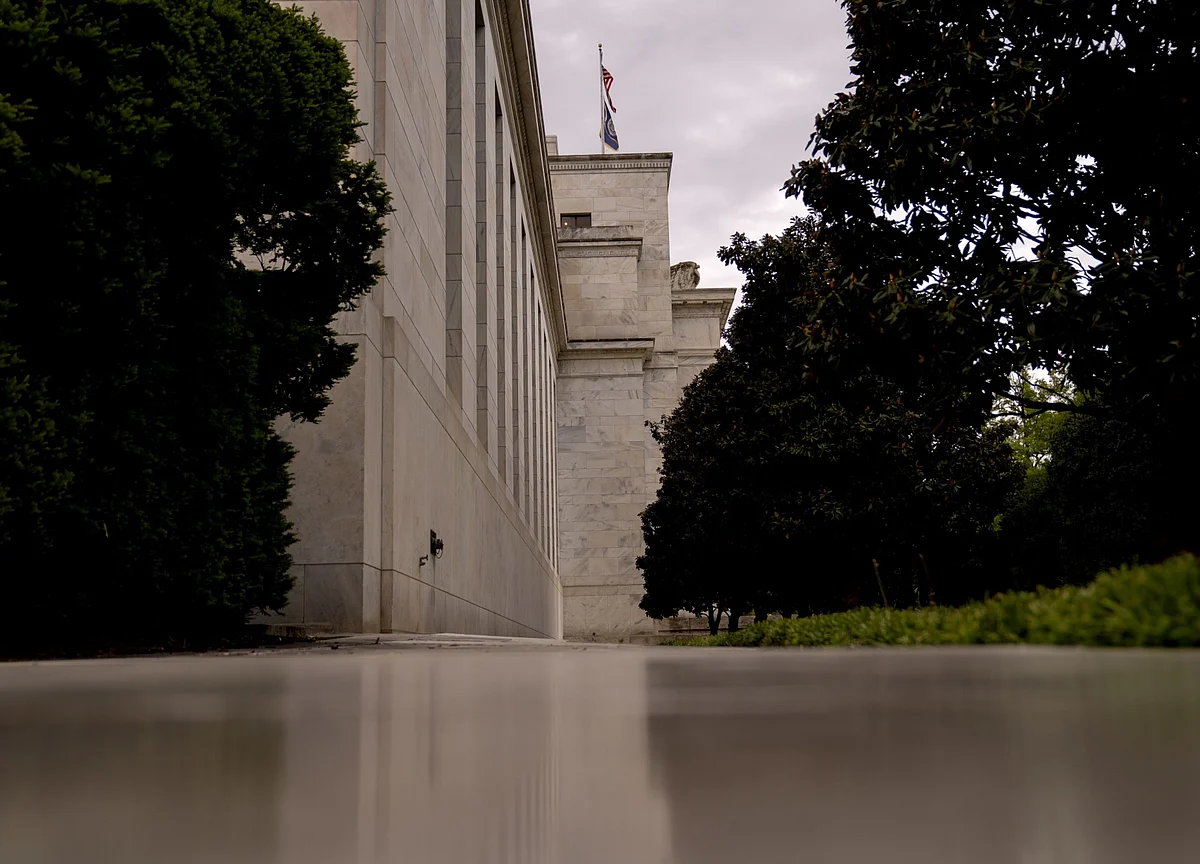 Half a Trillion Dollars Is Sitting at the Fed Earning Nothing