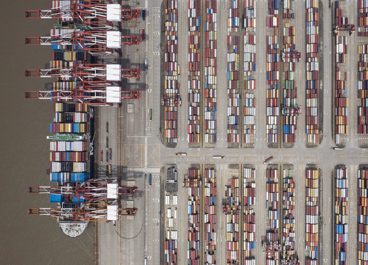 Shipyards in China’s Vessel-Repair Hub Ban Arrivals from India