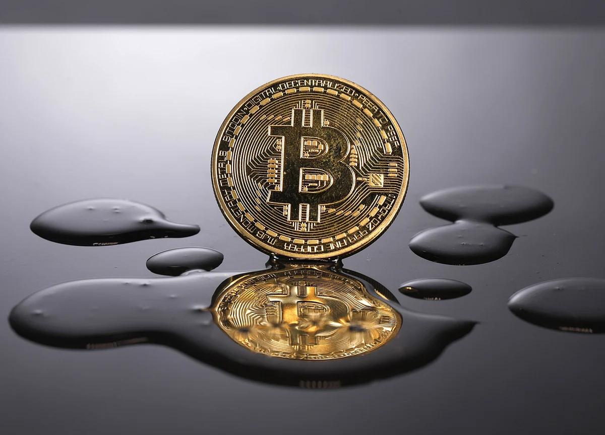 Bitcoin Resumes Slide as Energy Usage Debate Whipsaws Investors