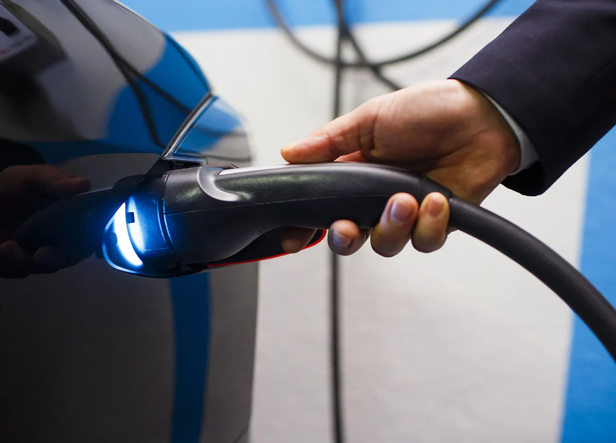 How Uber and Lyft Are Losing the Race to the Electric Future