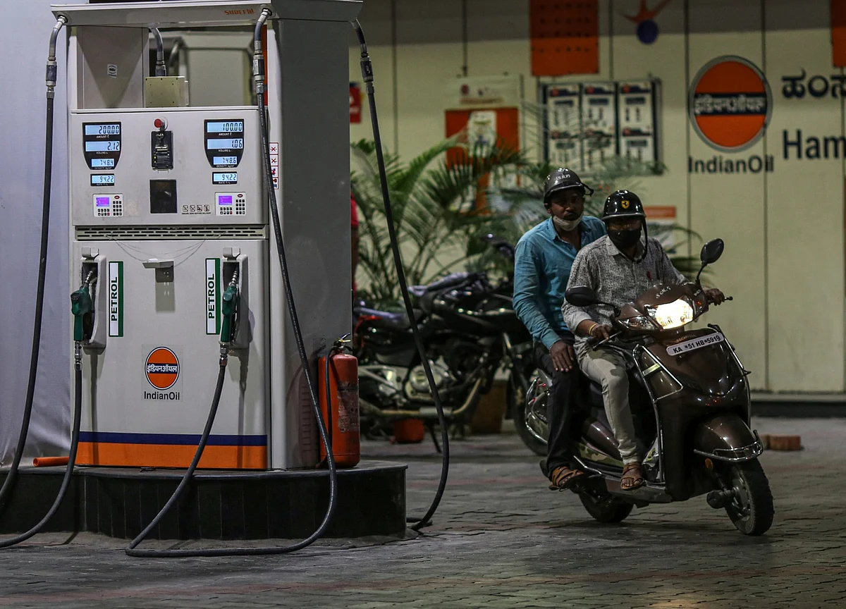 India’s Oil Demand Spared 2020 Collapse Despite Covid Crisis