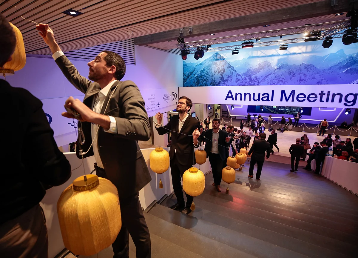 WEF Cancels Singapore Meeting as Pandemic Haunts Global Event