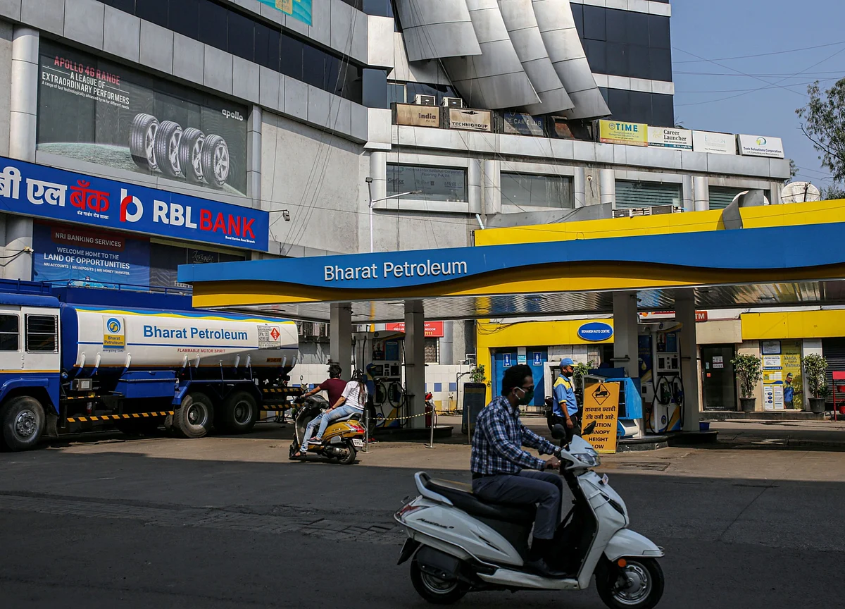 Indian Refiner Headed for Privatization Reports Bumper Profit