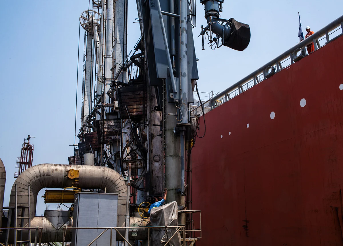India Grapples With LNG Oversupply as Virus Dashes Demand