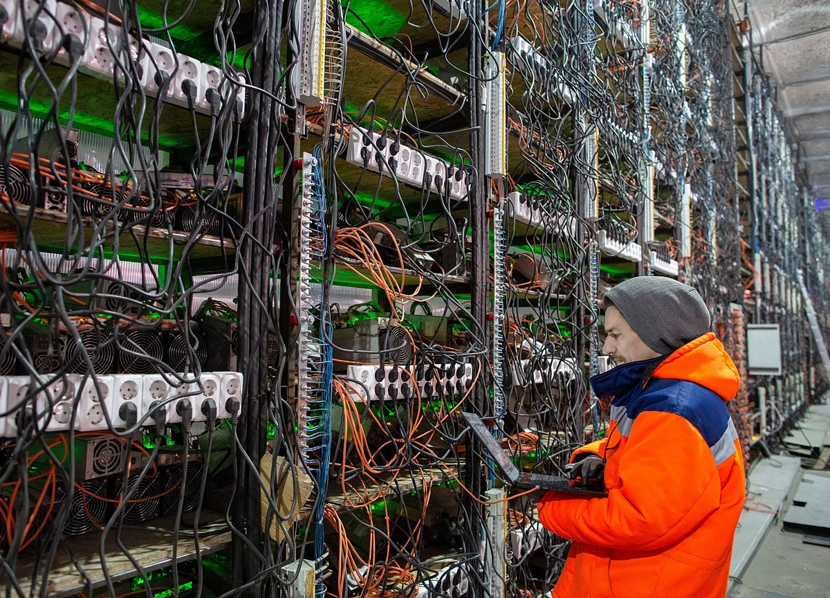 Ark’s Wood Says Bitcoin Can’t Be Shut Down, Rebuts ESG Fears