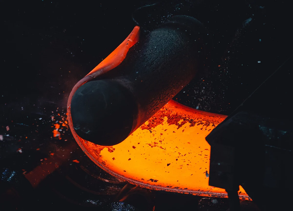 Iron Ore Halts Two-Day Gain as Steel Slides, BHP Mine to Open