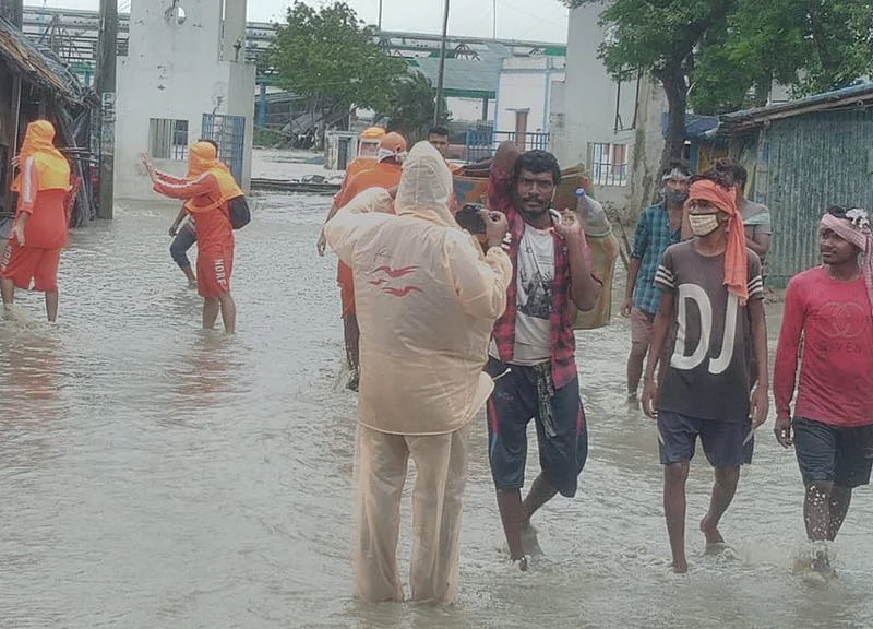 India Evacuates 2 Million as Storm Slams Coast