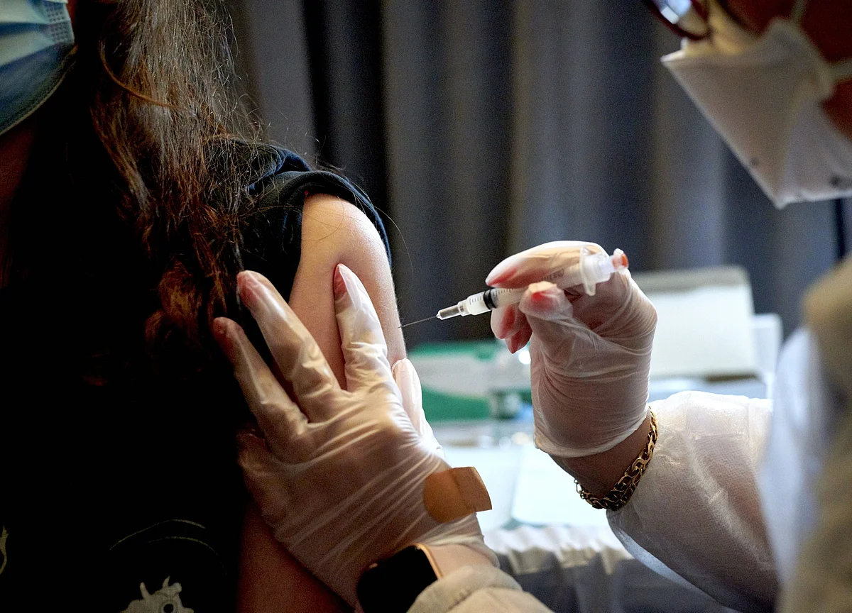 No Vaccine, No Desk: Firms Weigh Whether to Make Shots Mandatory