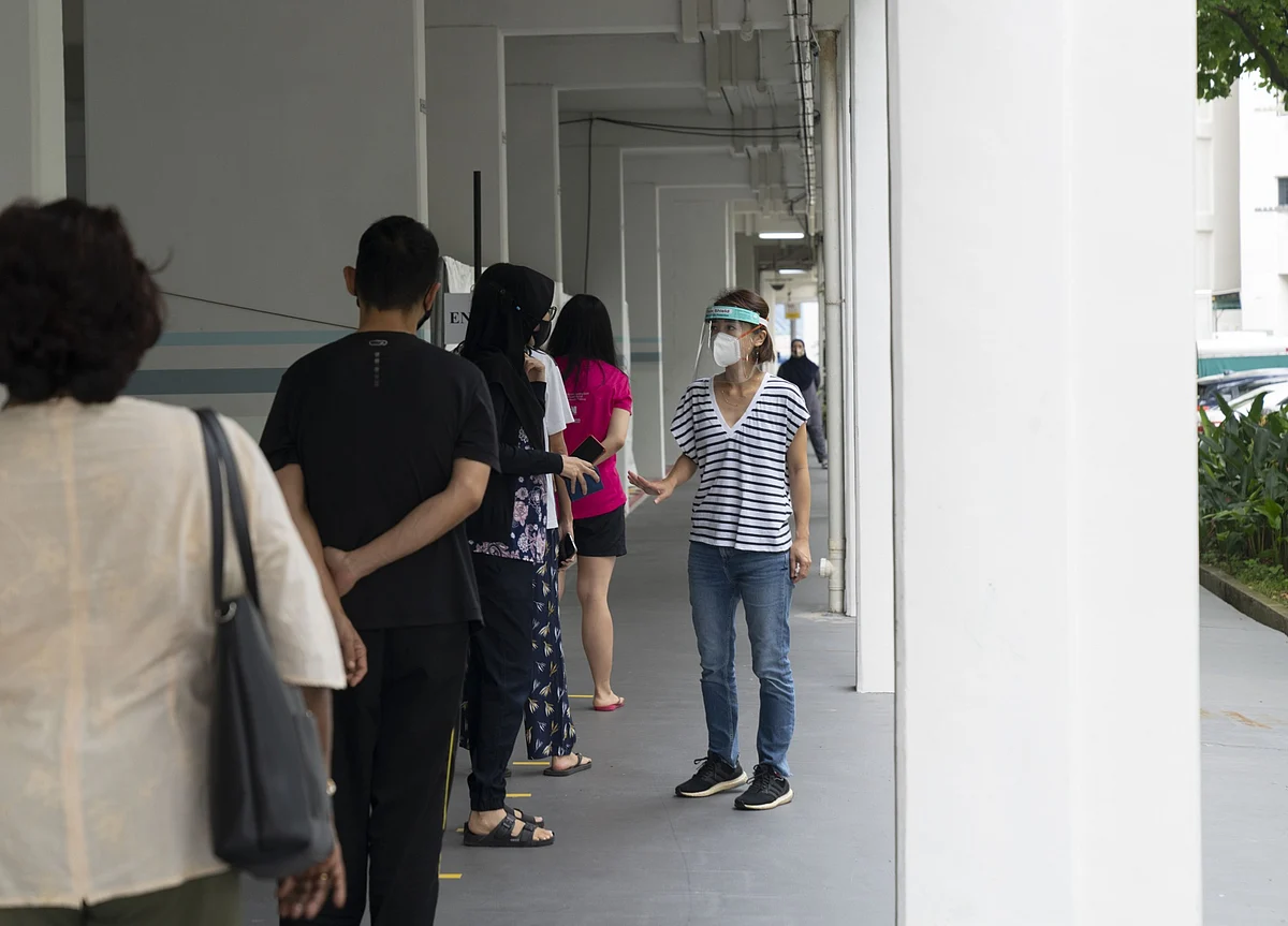 Singapore Approves Covid Breath Test With One-Minute Result