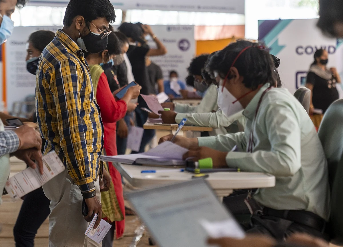 Coronavirus India Cases: Total Death Toll Crosses 3 Lakh Even As Active Infections Drop Below 28 Lakh