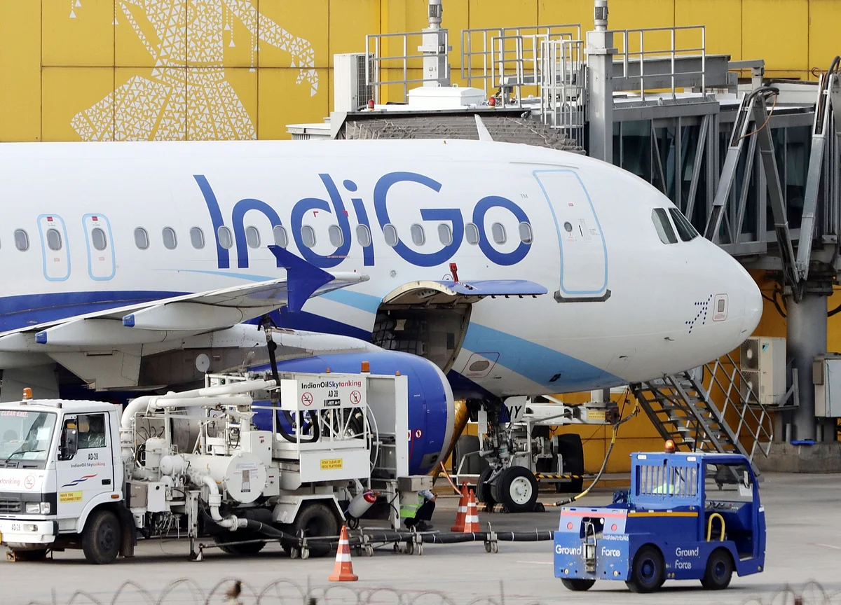 IndiGo to Raise $409 Million in Strategy Reversal on Virus Surge