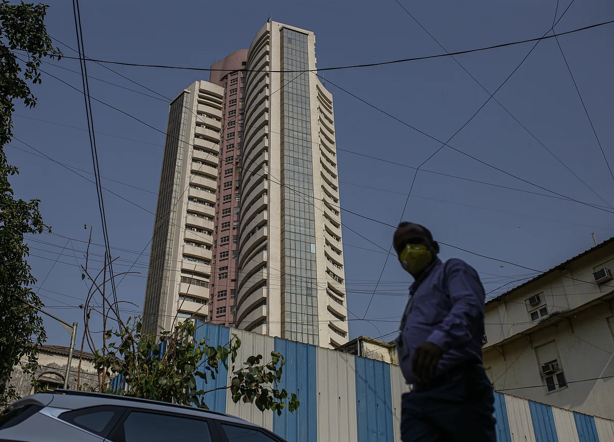 Sensex, Nifty Close Flat Driven By Late Spurt In RIL; Rupee Extends Losing Streak
