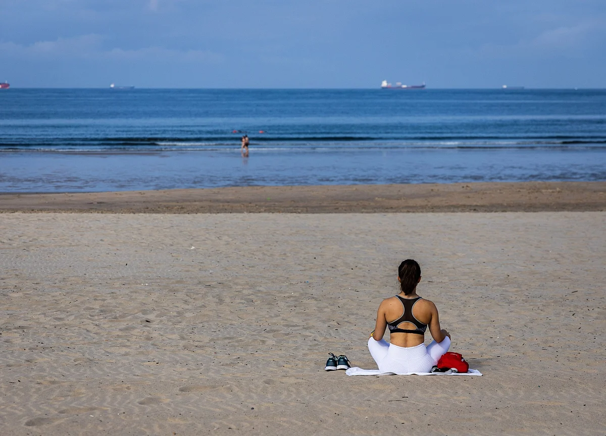 Portugal Ends Suspense, Will Lift Curbs on U.K. Tourists