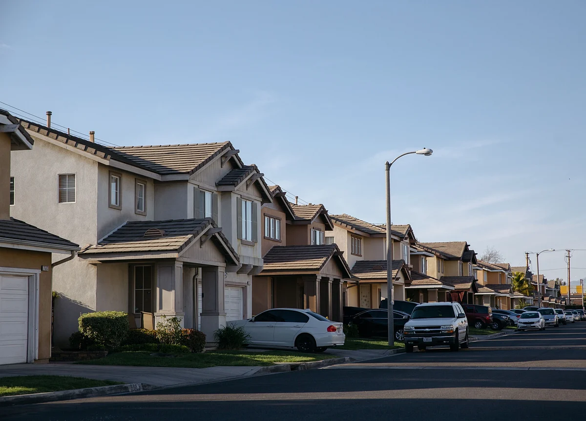 U.S. Home Prices Surge the Most on Record in Buying Frenzy