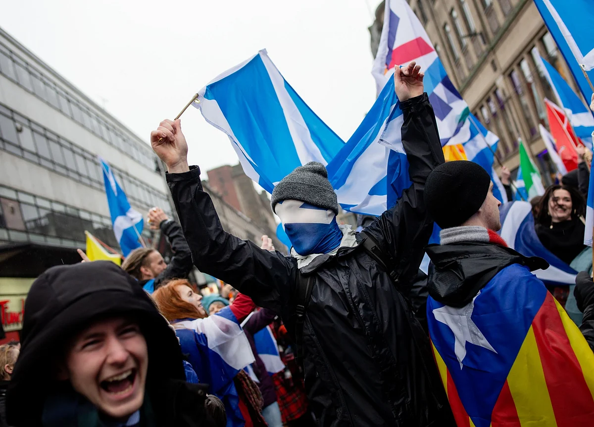 U.K. Polls Spark Scottish Debate, Hurt Johnson’s Opposition