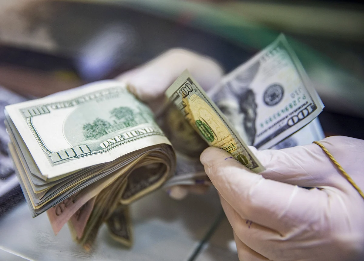 Dollar Bond Risk Drops as Rating Firms Reassure: India Credit