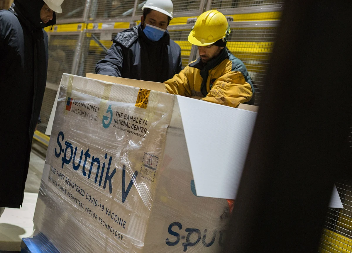 Mumbai Gets Sputnik Bids for Ambitious 60-Day Vaccine Attempt