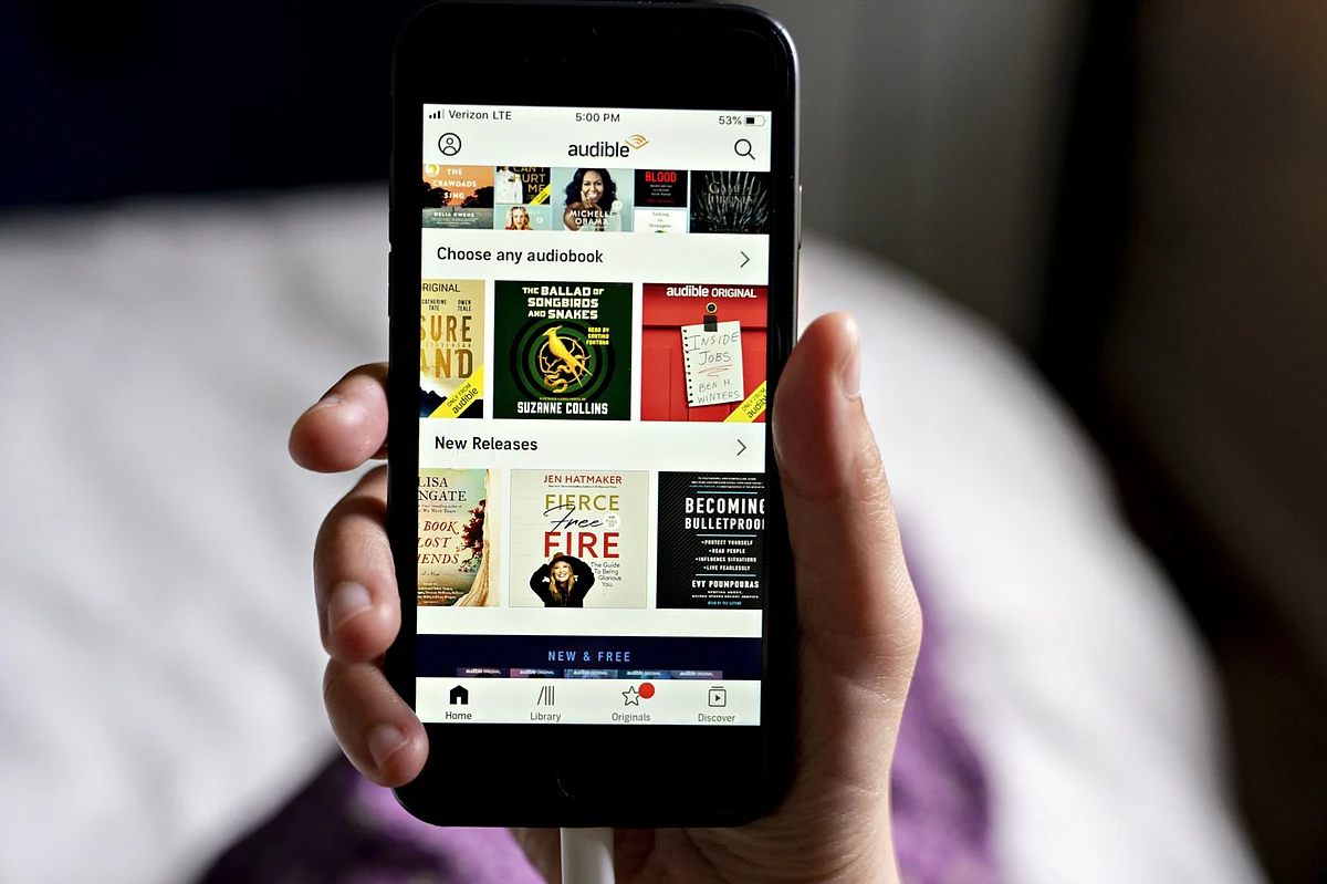 <div class="paragraphs"><p>The Audible app is displayed on a smartphone in Arlington, Virginia, on May 21, 2020. (Photographer: Andrew Harrer/Bloomberg)</p></div>