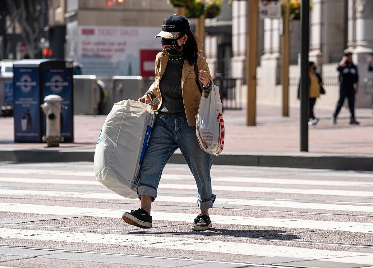 Charting the Global Economy: 2021 U.S. GDP Off to Strong Start
