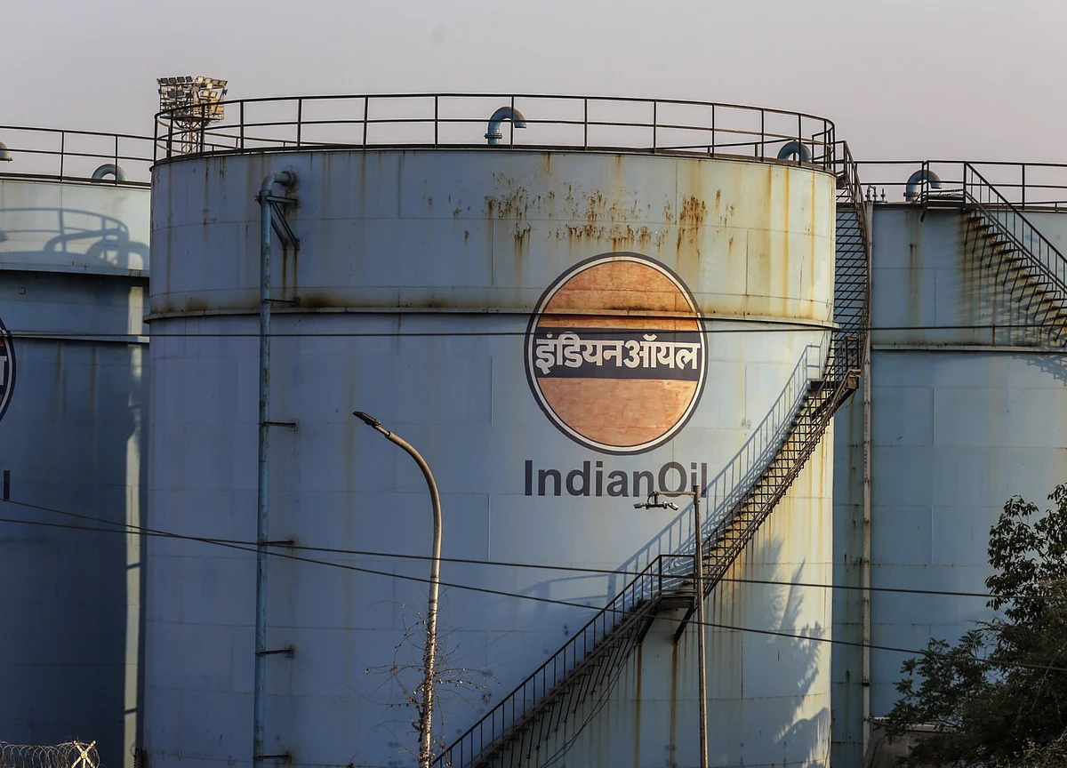 India’s Top Refiner Shops for Oil Again After Month-Long Hiatus