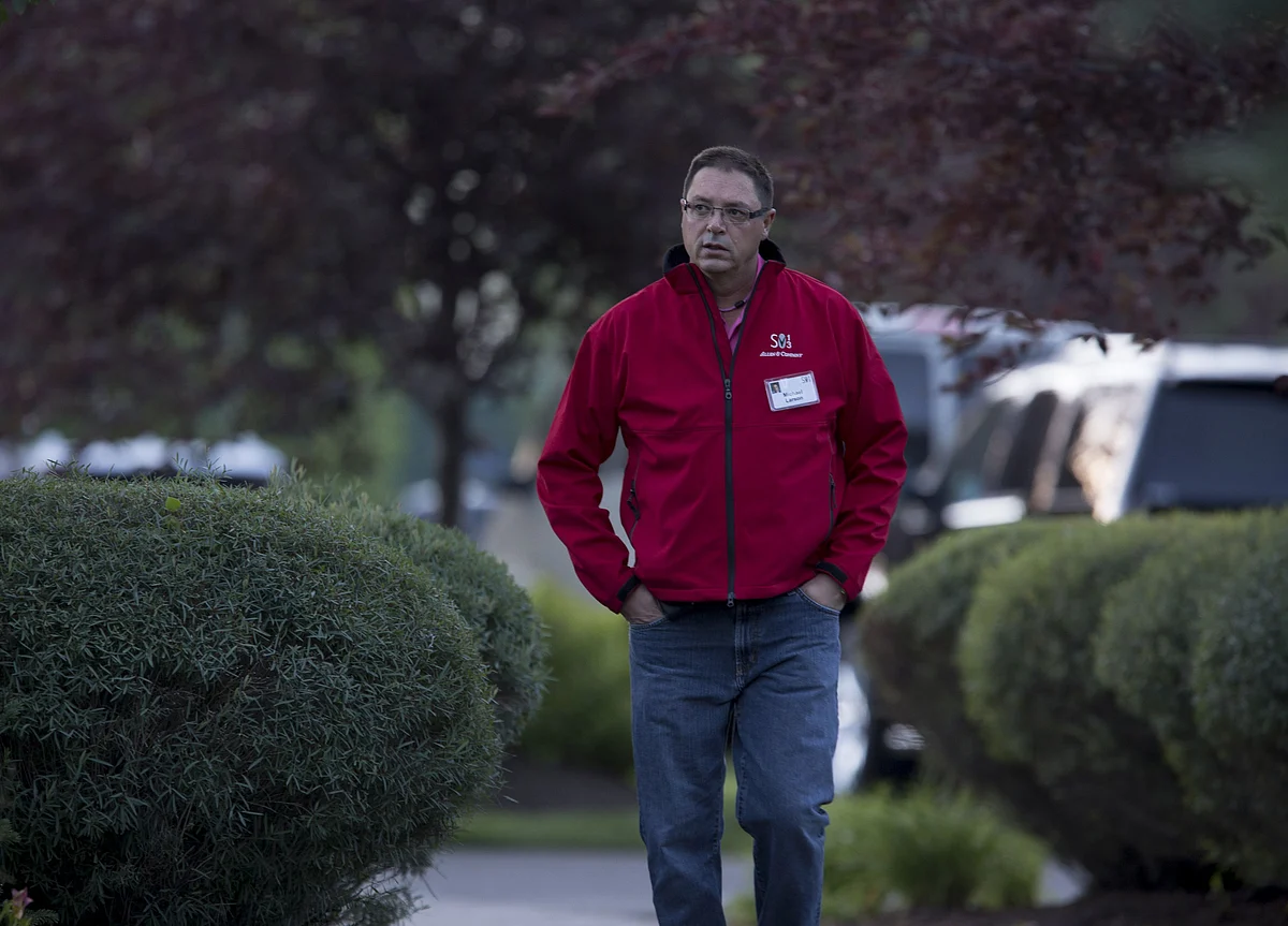 Gates Split Casts Harsh Glare on $170 Billion Money Manager