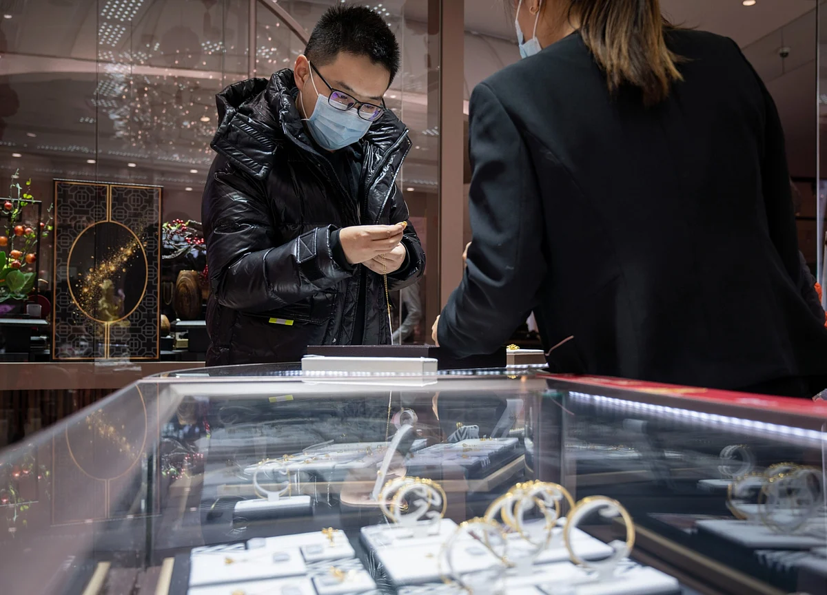 China’s Cautious Consumers Offer Clues for Post-Pandemic World