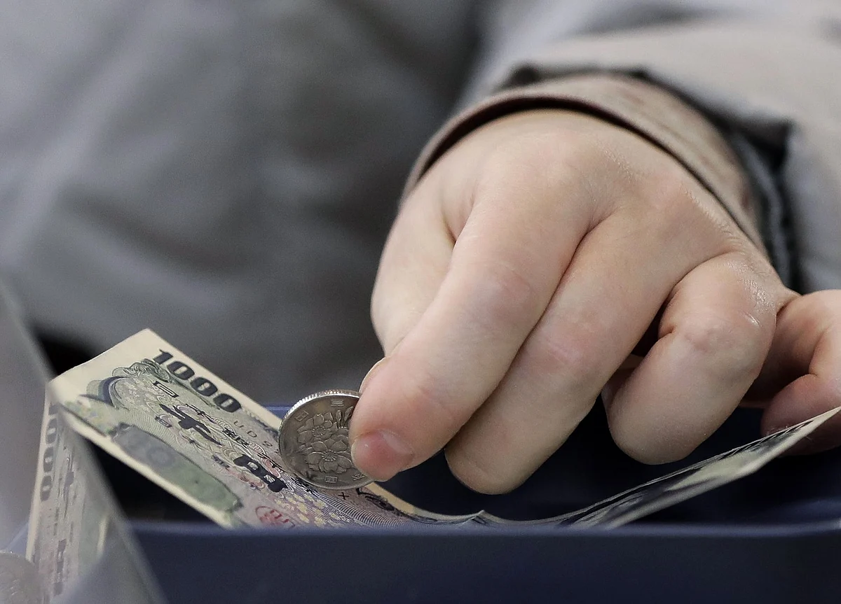 Yen Is Left Behind as Worst-Performer in Global Reflation Trade