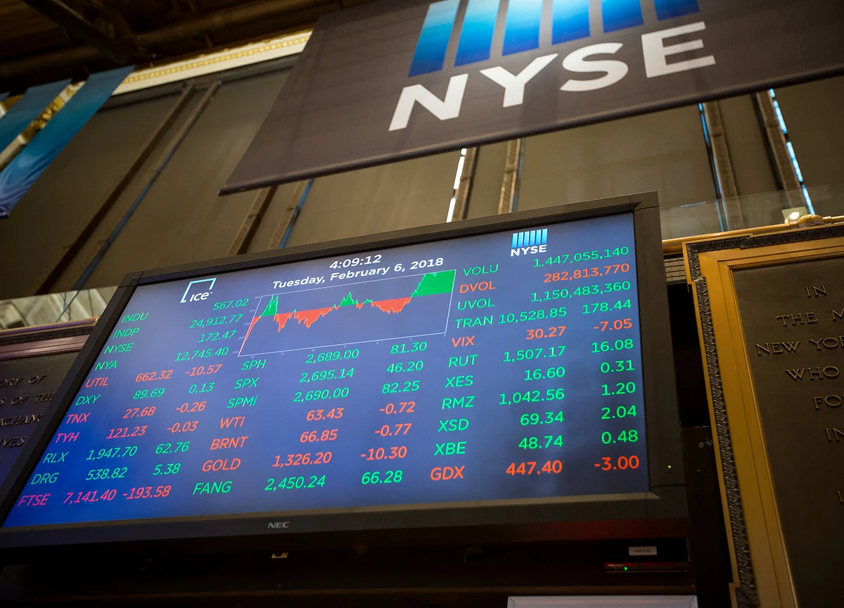 Stocks Hit Record on Bets Economy Is Pushing Ahead: Markets Wrap