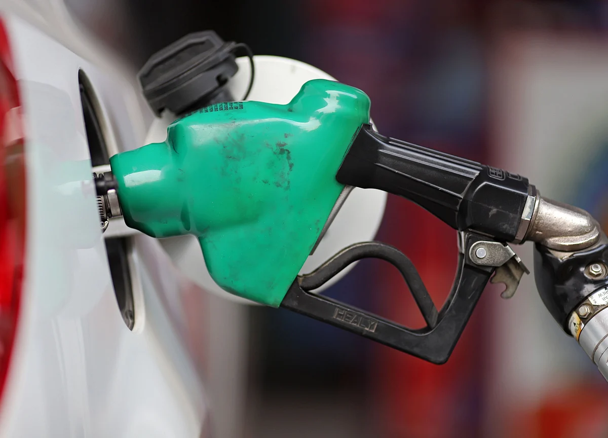 Soaring Pump Prices in India Threaten Recovery, Spark Strike