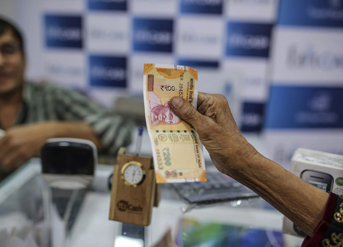 RBI May Have Let Rupee Rise 2% to Fight Inflation Pressures